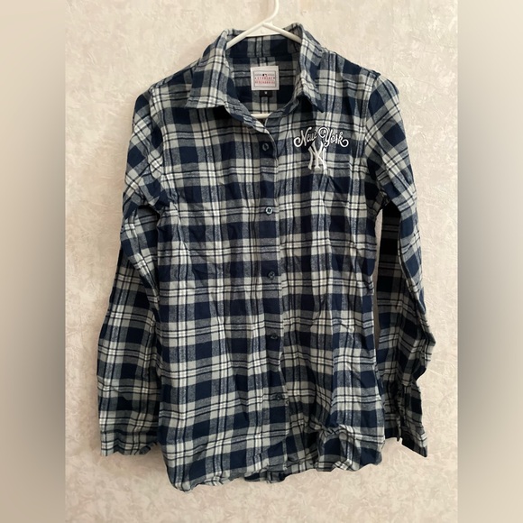 Genuine Merchandise women's medium New York Yankees button down top - Picture 1 of 7